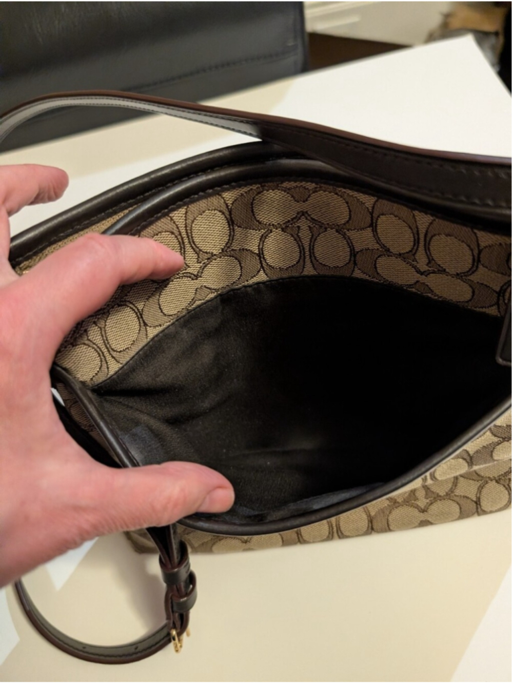 Coach Signature Jacquard File Crossbody Bag in EUC Model Number: F29960 - Picture 8 of 12